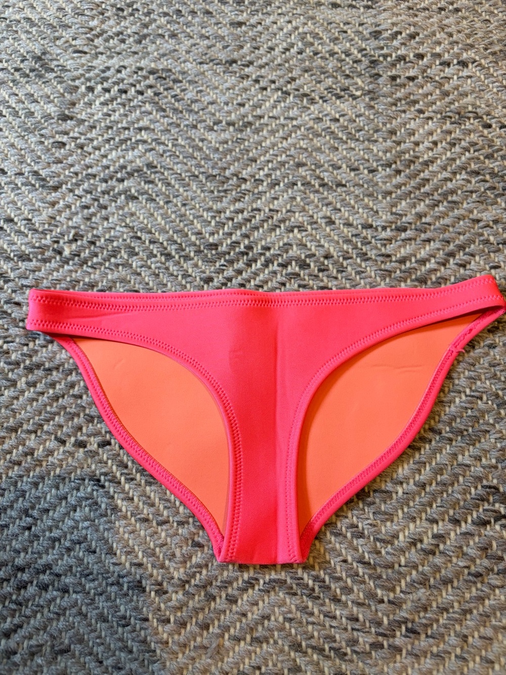 triangl swimwear Neon Pink Bottom